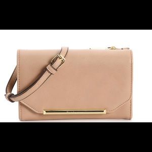 Enzo Angiolini Illen clutch